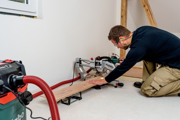 Торцювальна пила Metabo KGSV 216 MC (615216000)