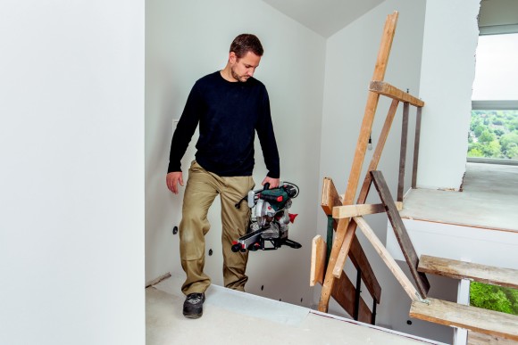 Торцювальна пила Metabo KGSV 216 MC (615216000)