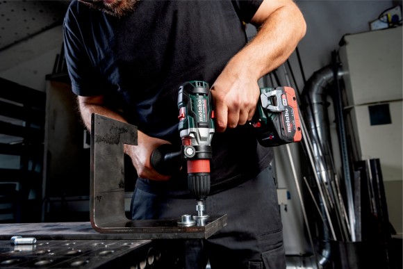 Акумуляторний шурупокрут-різьбонарізчик Metabo Metabo GB 18 LTX BL Q I 2х5.5Aг (602362660)