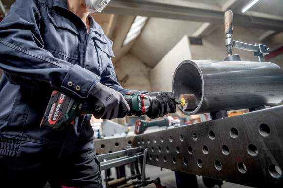 Акумуляторна прямошліфувальна машина Metabo GVB 18 LTX BL 11-7 HT каркас (600829850) Акумуляторна прямошліфувальна машина Metabo GVB 18 LTX BL 11-7 HT каркас (600829850)