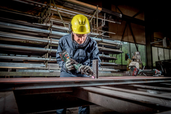 Акумуляторна прямошліфувальна машина Metabo GVB 18 LTX BL 11-28 каркас в кейсі (600826840)