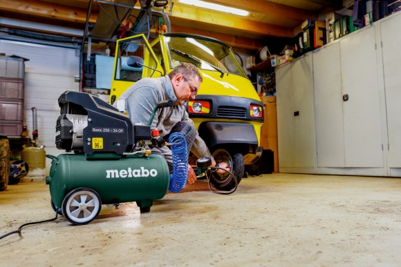 Компресор безмасляний Metabo Basic 250-24 OF, 24л + Набір пневмоінструменту Metabo LPZ 4 Set (691247000)