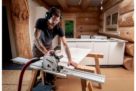 Акумуляторна занурювальна дискова пила Metabo KT 18 LTX 66 BL 2х8.0 Аг (601866810) Акумуляторна занурювальна дискова пила Metabo KT 18 LTX 66 BL 2х8.0 Аг (601866810)