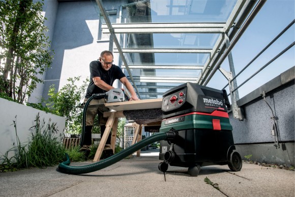 Акумуляторна занурювальна дискова пила Metabo KT 18 LTX 66 BL 2х8.0 Аг (601866810) Акумуляторна занурювальна дискова пила Metabo KT 18 LTX 66 BL 2х8.0 Аг (601866810)