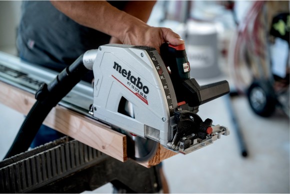 Акумуляторна занурювальна дискова пила Metabo KT 18 LTX 66 BL 2х8.0 Аг (601866810) Акумуляторна занурювальна дискова пила Metabo KT 18 LTX 66 BL 2х8.0 Аг (601866810)