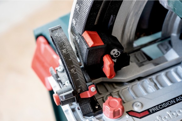 Акумуляторна занурювальна дискова пила Metabo KT 18 LTX 66 BL 2х8.0 Аг (601866810) Акумуляторна занурювальна дискова пила Metabo KT 18 LTX 66 BL 2х8.0 Аг (601866810)