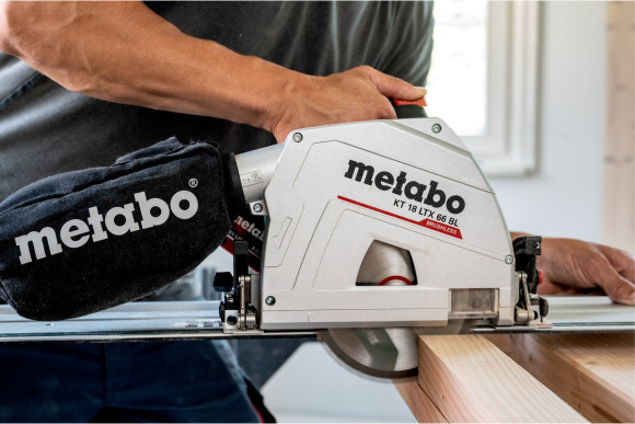 Акумуляторна занурювальна дискова пила Metabo KT 18 LTX 66 BL каркас в кейсі + шина FS 160 (691172840)