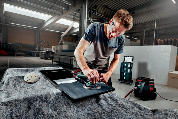 Ексцентрикова шліфувальна машина з безщітковим двигуном Metabo SXE 150-2.5 BL (615025000)