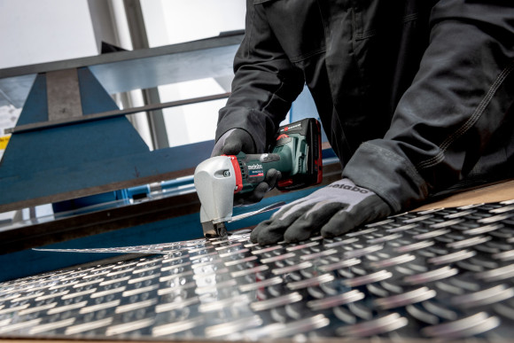 Акумуляторні листові ножиці Metabo SCV 18 LTX BL 1.6 каркас (601615850) Акумуляторні листові ножиці Metabo SCV 18 LTX BL 1.6 каркас (601615850)