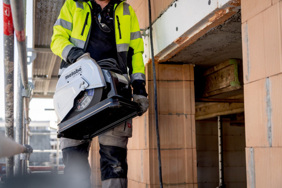 Монтажна пила Metabo CS 24-355 S (601787000)