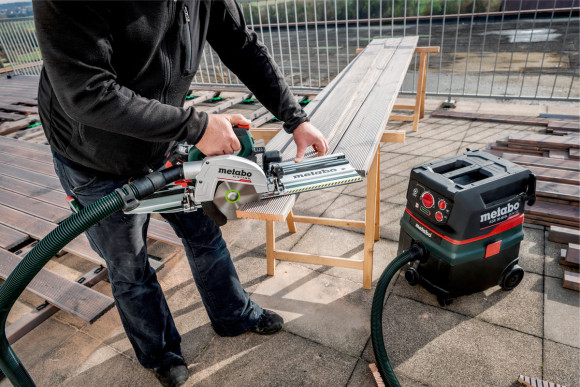 Акумуляторна ручна дискова пила Metabo KS 18 LTX 66 BL 2х8.0 Аг (611866810) Акумуляторна ручна дискова пила Metabo KS 18 LTX 66 BL 2х8.0 Аг (611866810)