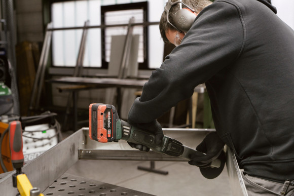 Акумуляторний шліфувач кутових зварних швів Metabo KNS 18 LTX 150 (600191850)