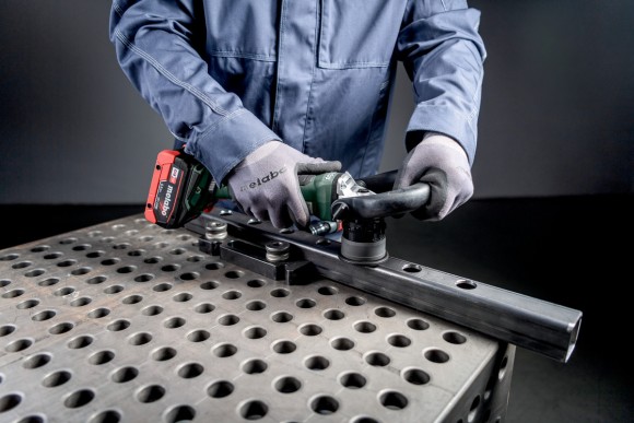 Аккумуляторный фрезер для обработки металлических кромок Metabo KFMVB 18 LTX BL 4 RF, 18В, каркас (601769840)