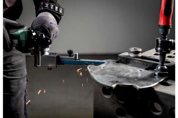 Аккумуляторный ленточный напильник Metabo BFVB 18 LTX BL 90, 18В, каркас (601767840) Аккумуляторный ленточный напильник Metabo BFVB 18 LTX BL 90, 18В, каркас (601767840)