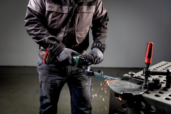 Аккумуляторный ленточный напильник Metabo BFVB 18 LTX BL 90, 18В, каркас (601767840) Аккумуляторный ленточный напильник Metabo BFVB 18 LTX BL 90, 18В, каркас (601767840)