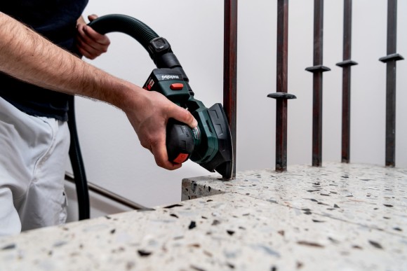 Акумуляторна трикутна вібраційна машина PowerMaxx SMA 12 BL (602037840) Акумуляторна трикутна вібраційна машина PowerMaxx SMA 12 BL (602037840)