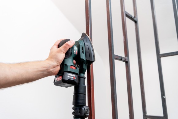 Акумуляторна трикутна вібраційна машина PowerMaxx SMA 12 BL (602037840) Акумуляторна трикутна вібраційна машина PowerMaxx SMA 12 BL (602037840)