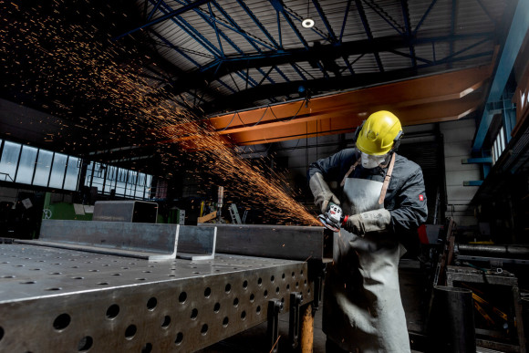 Болгарка Metabo WE 19-125 Quick M-Brush (613105000) Болгарка Metabo WE 19-125 Quick M-Brush (613105000)