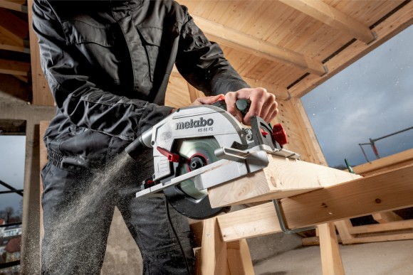 Дискова пила Metabo KS 66 FS + шина KFS 44 (691196000) Дискова пила Metabo KS 66 FS + шина KFS 44 (691196000)