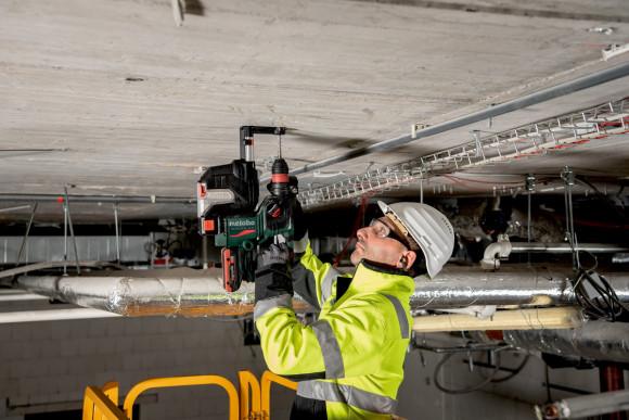 Акумуляторний перфоратор Metabo KH 18 LTX BL 24 Q 2х4 LIHD, кейс (601714800) Акумуляторний перфоратор Metabo KH 18 LTX BL 24 Q 2х4 LIHD, кейс (601714800)