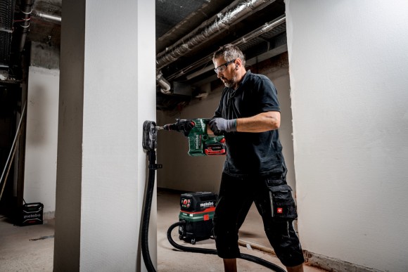 Аккумуляторный комбинированный перфоратор Metabo KH 18 LTX BL 35 Quick, 18В (600813660) Аккумуляторный комбинированный перфоратор Metabo KH 18 LTX BL 35 Quick, 18В (600813660)