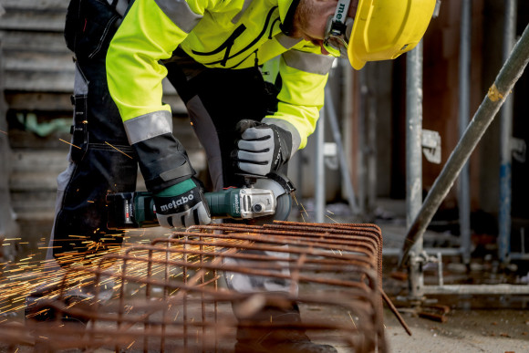 Акумуляторна болгарка Metabo W 18 7-125 каркас (602371850) Акумуляторна болгарка Metabo W 18 7-125 каркас (602371850)