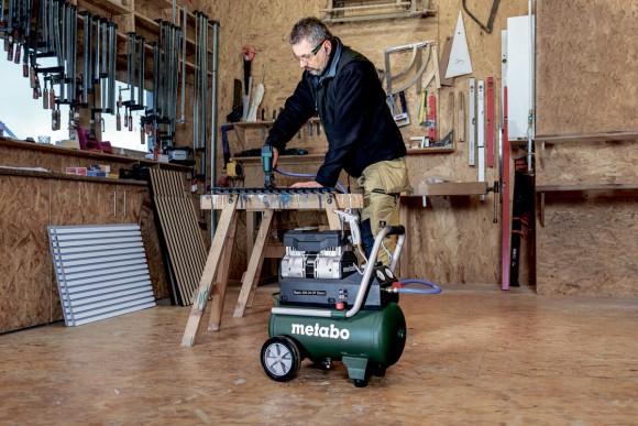 Компрессор безмасляный Metabo Basic 220-24 OF Silent (601593000) Компрессор безмасляный Metabo Basic 220-24 OF Silent (601593000)
