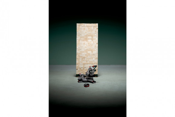 Акумуляторна торцювальна пила з протяжкою Metabo KGS 18 LTX BL 216 каркас (614216850) Акумуляторна торцювальна пила з протяжкою Metabo KGS 18 LTX BL 216 каркас (614216850)