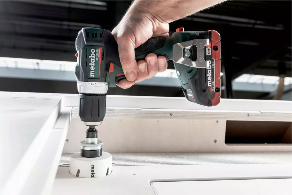 Аккумуляторная отвертка Metabo BS 18 L BL, корпус (613155840) Аккумуляторная отвертка Metabo BS 18 L BL, корпус (613155840)