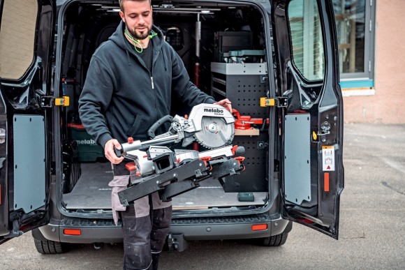 Торцювальна пила Metabo KGS 254 M + диск (613254900)