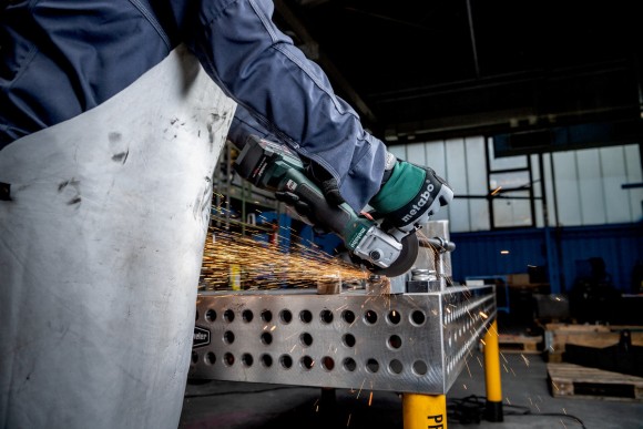 Акумуляторна кутова шліфувальна машина 900 Вт (аналог) W 18 L BL 9-115 (body) (602373850) Акумуляторна кутова шліфувальна машина 900 Вт (аналог) W 18 L BL 9-115 (body) (602373850)