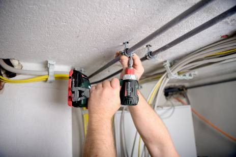 Аккумуляторная дрель-шуруповерт Metabo BS 18 L BL Quick (613156800) Аккумуляторная дрель-шуруповерт Metabo BS 18 L BL Quick (613156800)