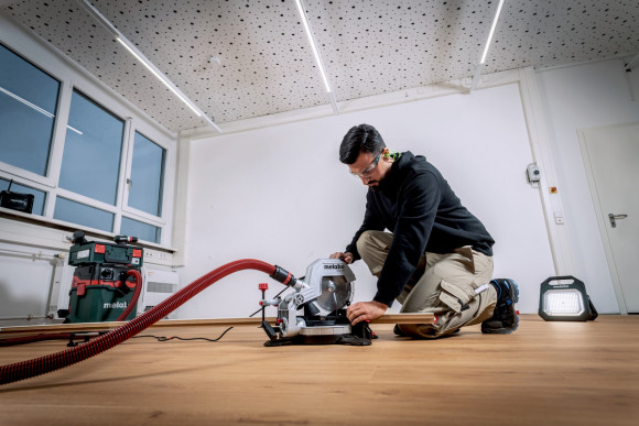 Торцювальна пила Metabo KS 216 M New (610216000) Торцювальна пила Metabo KS 216 M New (610216000)