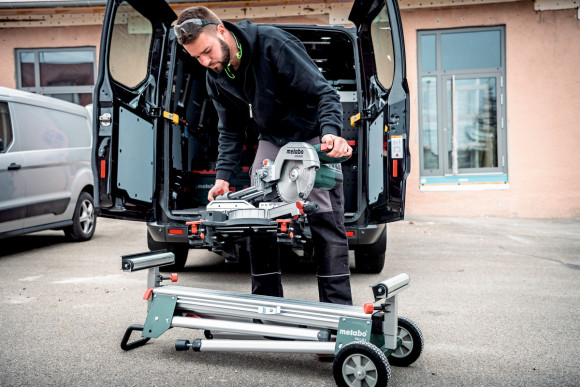 Торцювальна пила з протяжкою Metabo KGS 254 M New (613254000)