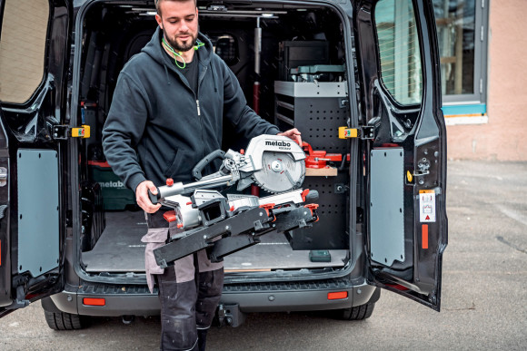 Торцювальна пила з протяжкою Metabo KGS 254 M New (613254000)