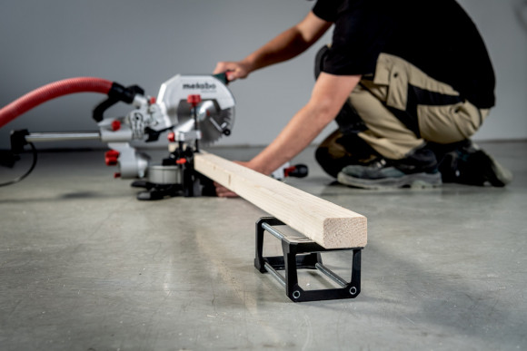 Торцювальна пила з протяжкою Metabo KGS 254 M New (613254000)