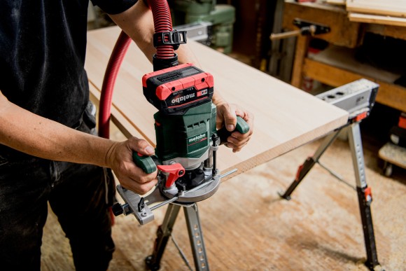 Акумуляторний фрезер Metabo OFV 18 LTX BL 12, 18В, каркас (601743840)