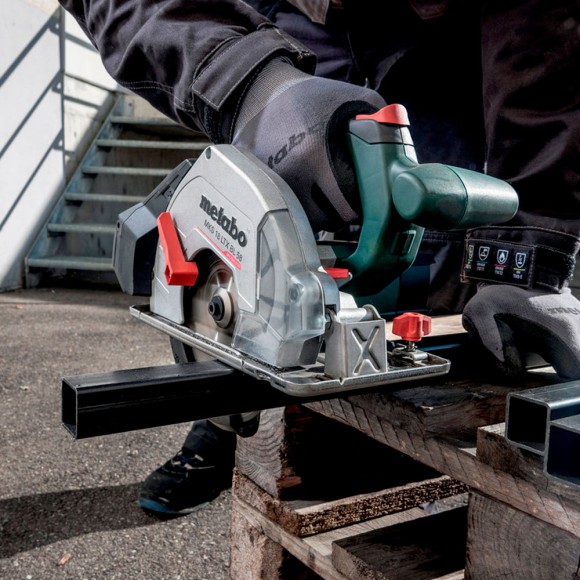 Аккумуляторная дисковая пила Metabo MKS 18 LTX BL 58, 18В, каркас (600773840)