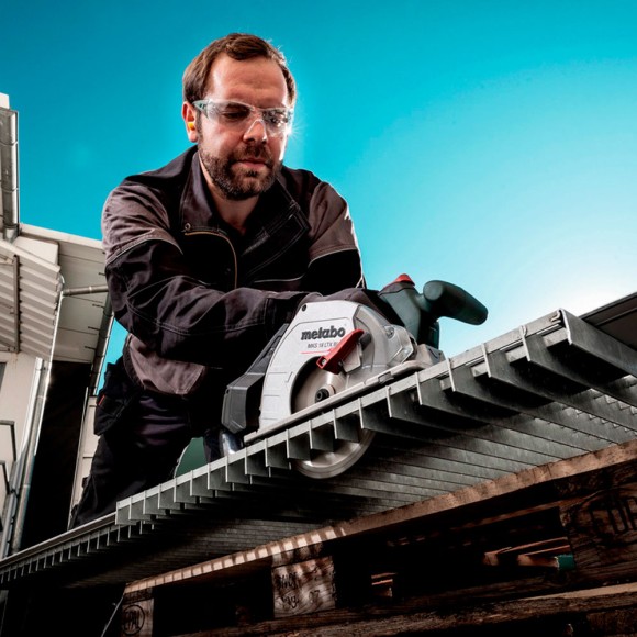 Аккумуляторная дисковая пила Metabo MKS 18 LTX BL 58, 18В, каркас (600773840)