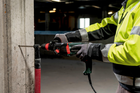 Перфоратор Metabo KHE 2645 Q + кейс (601711500) Перфоратор Metabo KHE 2645 Q + кейс (601711500)