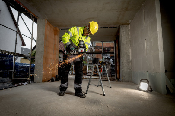 Акумуляторна болгарка Metabo WVB 18 LT BL 11-125 Quick 2х5.5 Аг (613057660)