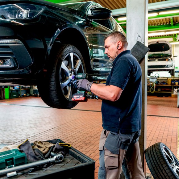 Акумуляторний ударний гайковерт Metabo SSW 18 LTX 550 BL, каркас (602404840) Акумуляторний ударний гайковерт Metabo SSW 18 LTX 550 BL, каркас (602404840)