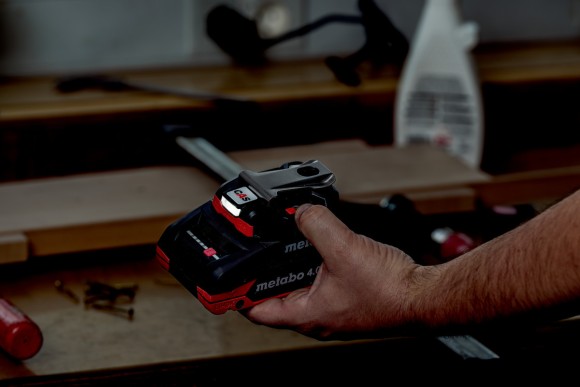 Кишеньковий зарядний пристрій Metabo PC 18-65 (600409000) Кишеньковий зарядний пристрій Metabo PC 18-65 (600409000)