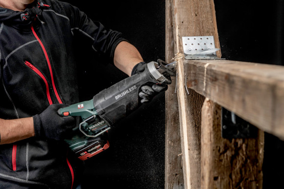 Акумуляторна шабельна пилка Metabo SSEP 18 LTX BL MVT, каркас (602258850)